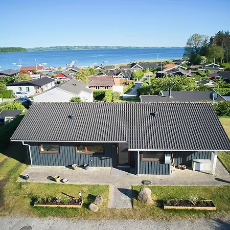 Grandmas Summer House *